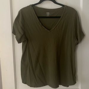 Relaxed v neck tee